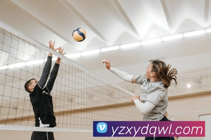 英超直播360免费直播间提供曼联对阵阿森纳全场回放与战术分析